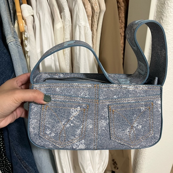 FIORUCCI Logo Light Vintage Shoulder Bag - Picture 14 of 16